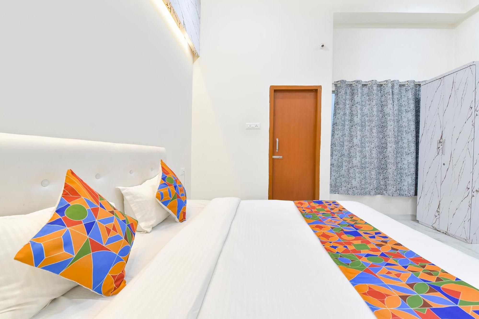Fabhotel Grand Embassy Индаур Экстерьер фото