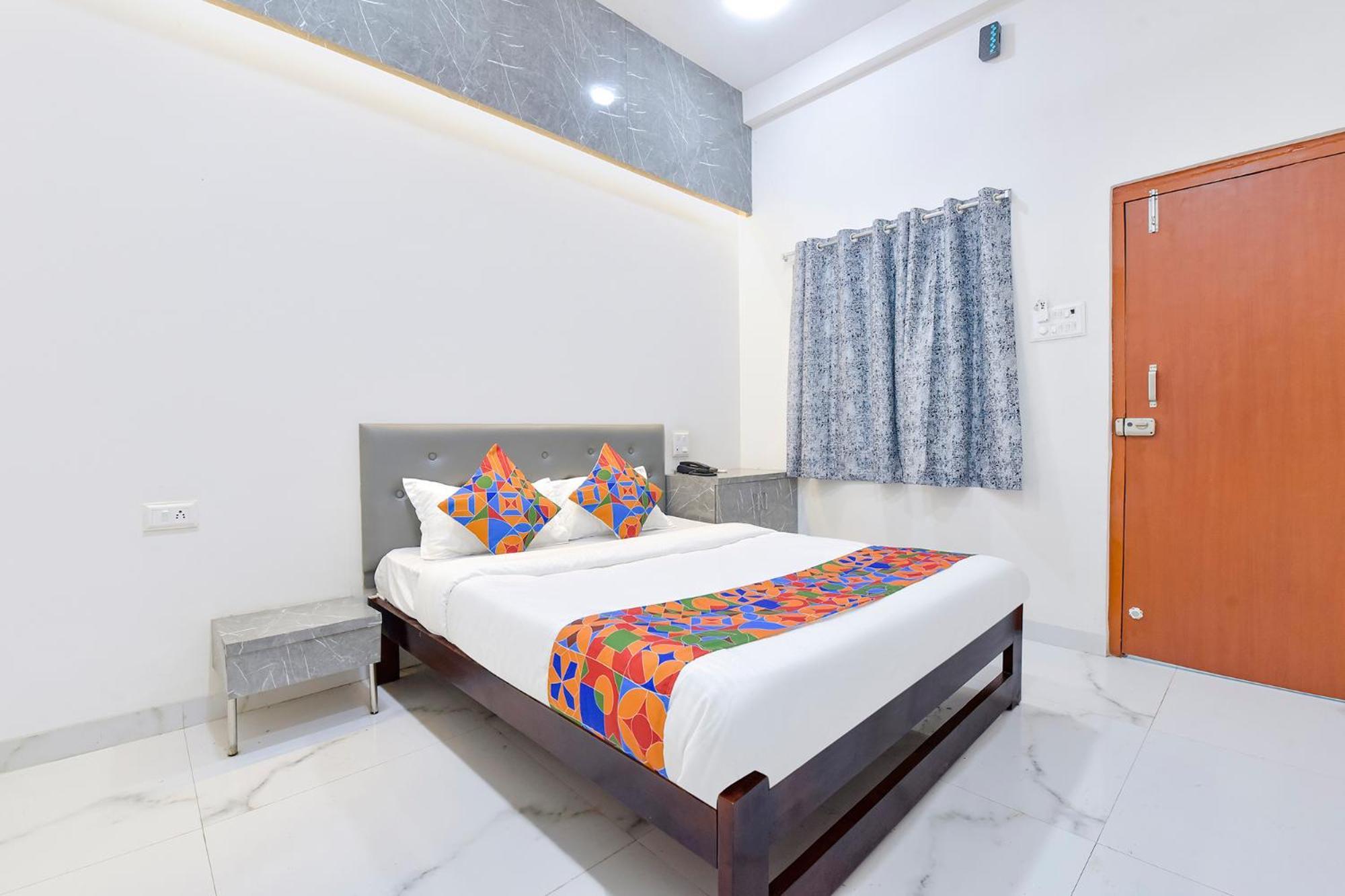 Fabhotel Grand Embassy Индаур Экстерьер фото